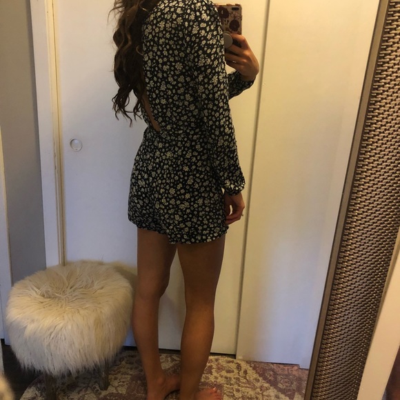 Long Sleeve Floral Boho Romper - Picture 4 of 5